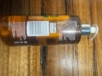 Vinolia Luxury handwash Sandalwood